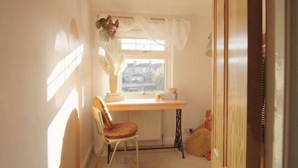 Sarah's dressing room in Cabra from Relove My Space.