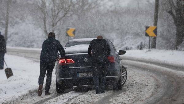 Met éireann issues two status orange snow warnings as further school closures not ruled out