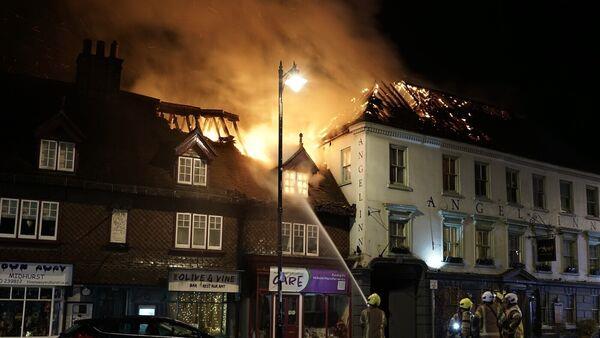 Fire engulfs 400-year-old hotel ‘housing Ukrainian refugees’ in UK