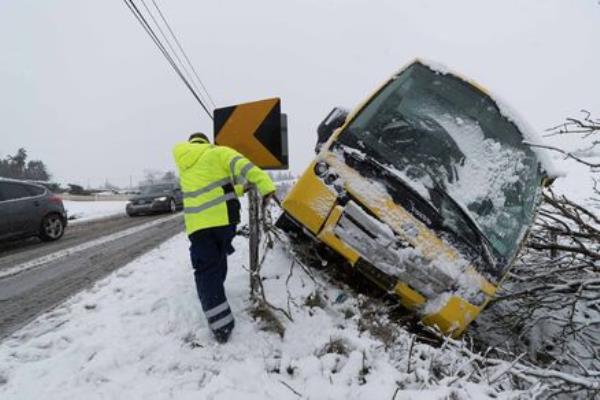  A bus in a ditch between Ennis and Kilrush in Co Clare on Thursday morning. Picture: Eamon Ward